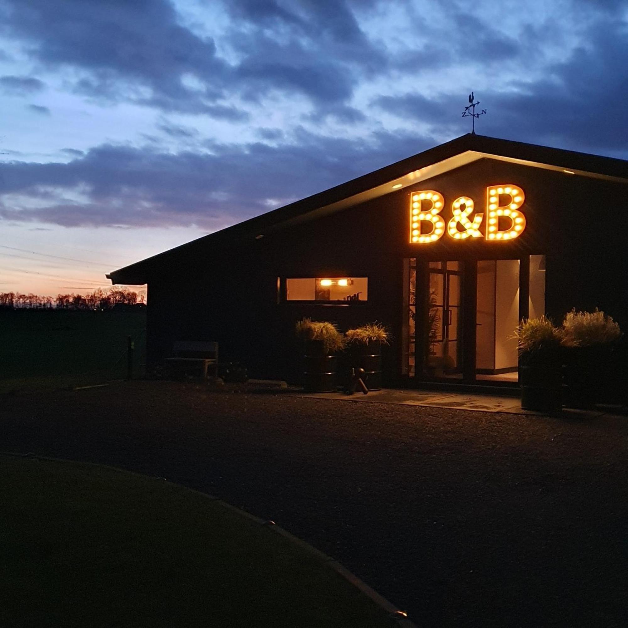 Bed and Breakfast Hippe Schuur Tytsjerk Zewnętrze zdjęcie
